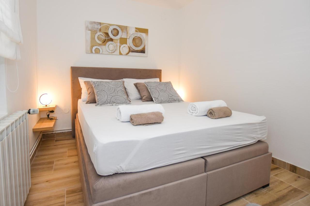 Apartmani Plazibat Mandre Buitenkant foto