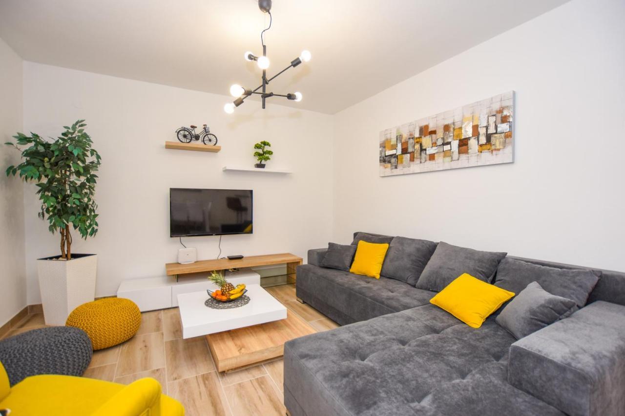 Apartmani Plazibat Mandre Buitenkant foto