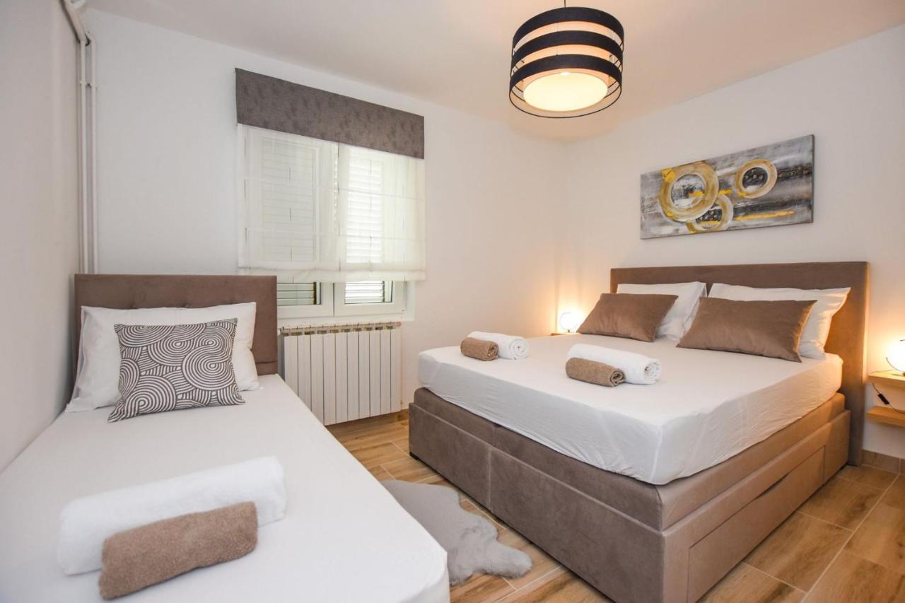 Apartmani Plazibat Mandre Buitenkant foto