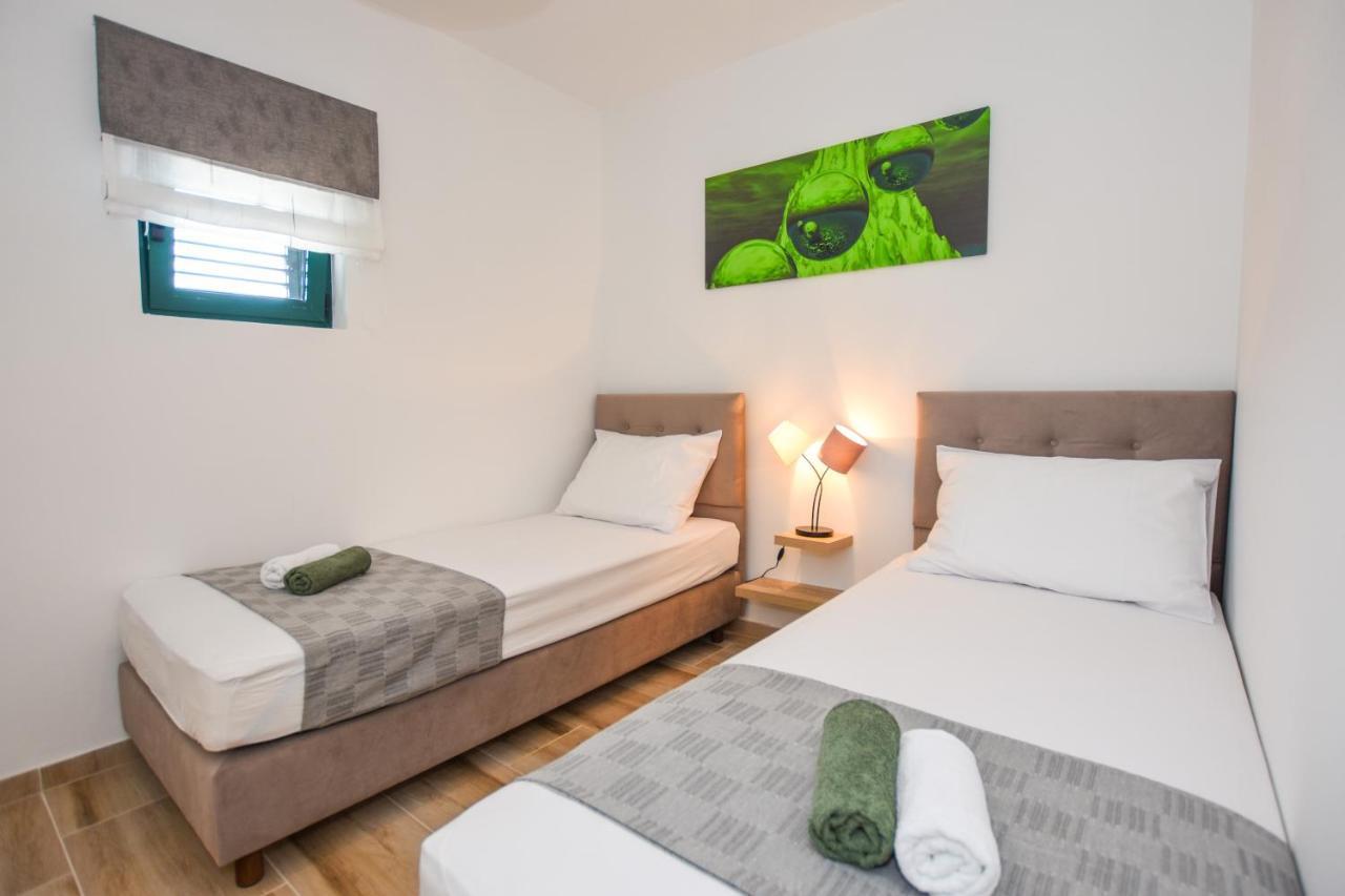 Apartmani Plazibat Mandre Buitenkant foto