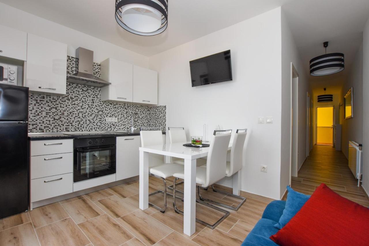 Apartmani Plazibat Mandre Buitenkant foto