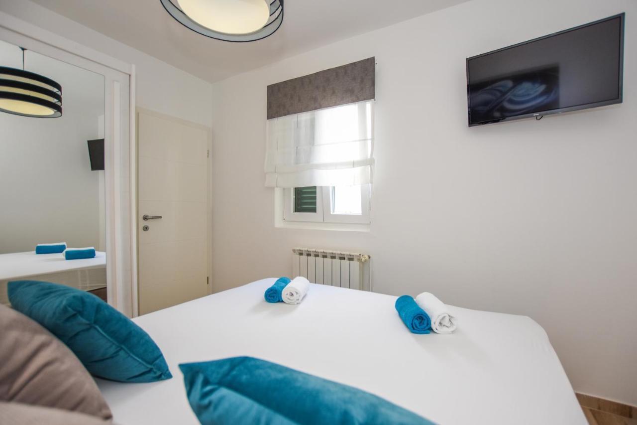 Apartmani Plazibat Mandre Buitenkant foto